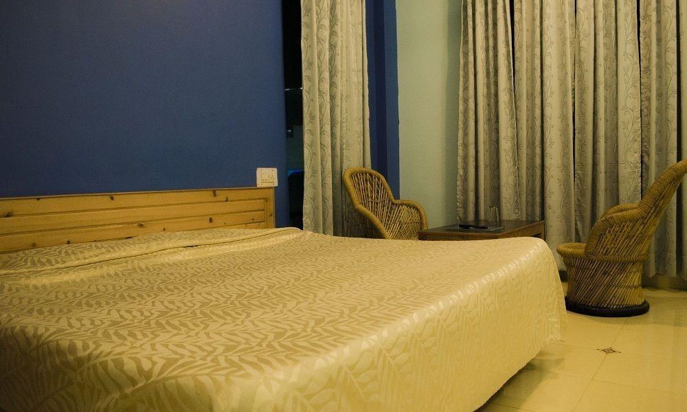 Fabhotel Greenwoods Inn Dharamshala Exterior photo
